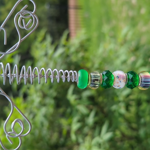 🆕 Handcrafted Artisan Dragonfly Suncatcher w/ Green, Purple & White Glass Beads - Picture 4 of 12